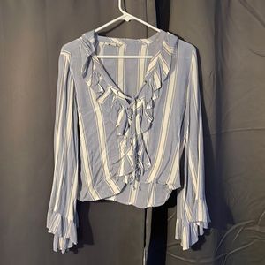 American eagle- Blue and white king sleeve shirt